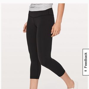 Black cropped lulus size 2